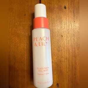 ❤️ 3/$25 PEACH & LILY GLASS SKIN VEIL MIST